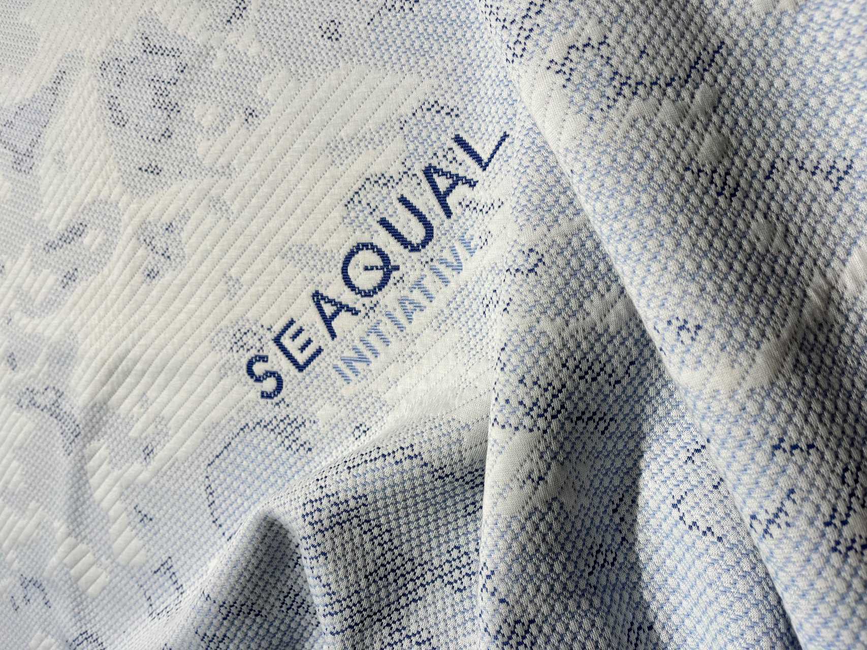 Tela de colchón SEAQUAL blanca y azul, de calidad excepcional